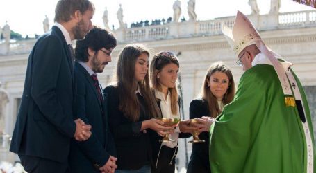 Papa Francesco ai giovani: sognare e sperare insieme contro i “mercanti di morte” e i “profeti di sventura”