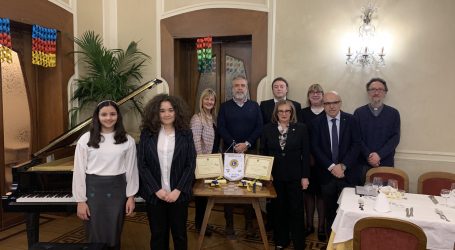 Il Lions Club Tortona Host ha consegnato due borse di studio