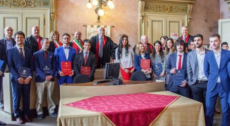 14 studenti laureati in Municipio