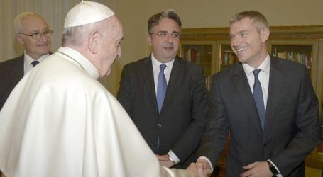 Sala Stampa della Santa Sede: Papa Francesco nomina Matteo Bruni direttore