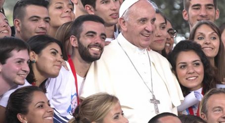 Il Papa lancia un patto globale per formare i giovani a un nuovo umanesimo.