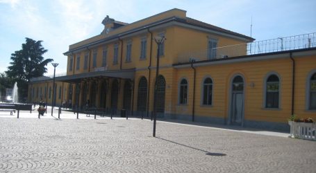 Un senzatetto muore di freddo alla stazione