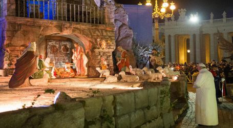 «Fate il presepe in famiglia, nei luoghi di lavoro, nelle piazze»