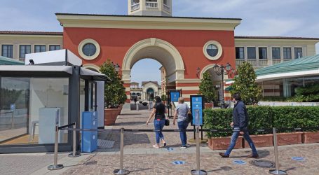 Shopping all’Outlet ma con orari ridotti