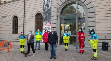 “Arena Derthona” e “Azalai” donano un defibrillatore