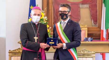 Il “Grosso d’Oro” per ringraziare Mons. Vittorio Viola