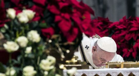 Il Papa all’Angelus: la vera ricchezza dei Magi è ritenersi bisognosi di salvezza