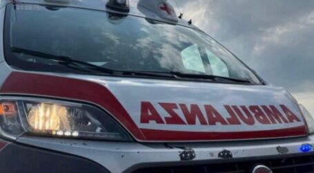 Insulti ai soccorritori. L’ambulanza “ostruiva” la strada