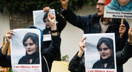 Sale la protesta delle donne iraniane