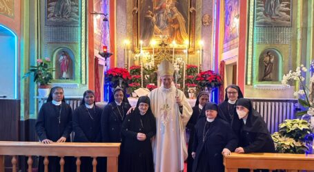 Le suore del S. Rosario rinnovano i voti nelle mani del vescovo