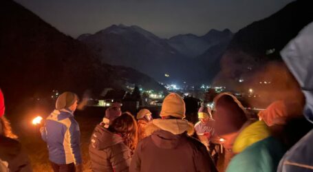 Giovanissimi e adulti in cammino per fare esperienza di comunità