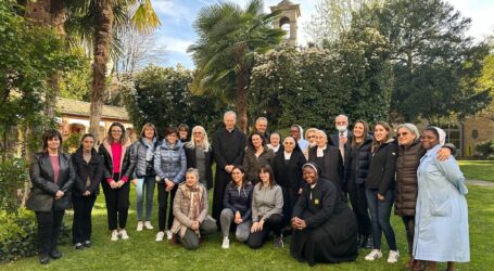 Mons. Marini in visita all’istituto delle Agostiniane