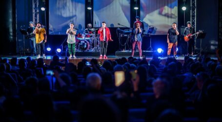 I giovani con il “Gen Rosso” sul palco per “The Reason”