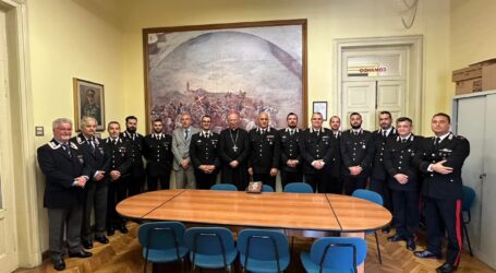 Il vescovo in visita ai Carabinieri