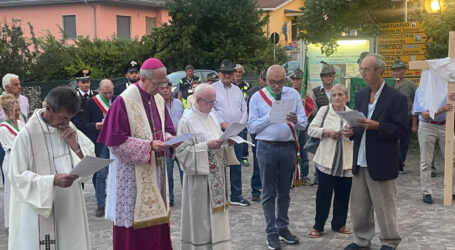 In processione lungo la “Via Matris”