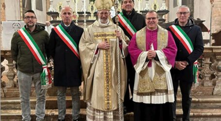 Mons. Guido Marini a Silvano Pietra
