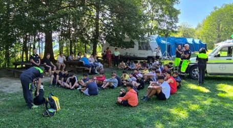 I giovani imparano a fare i volontari