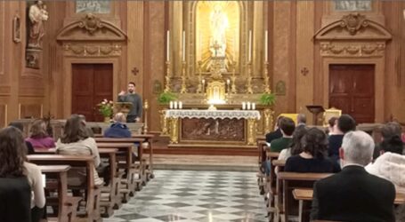 Giovani in ascolto e adorazione sui passi della Genesi