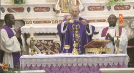 Il vescovo accolto a Savignone