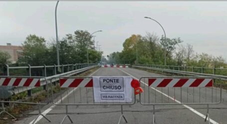 In via Piacenza ponte solo a metà