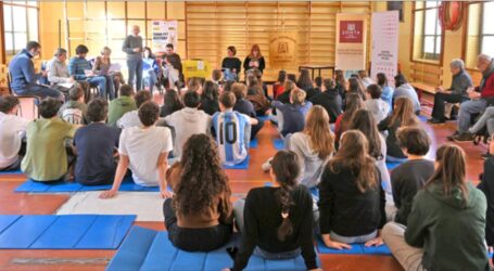 “Com’eri vestita?” La mostra contro le violenze di genere