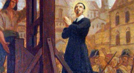 A padre Rogue tagliarono la testa