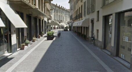 Voghera riaccende le vetrine spente