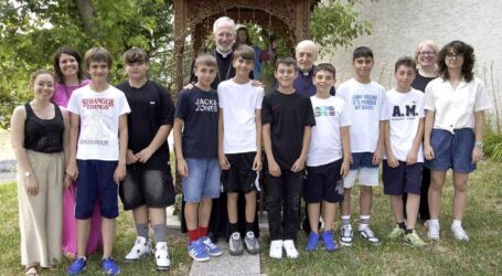 Il vescovo incontra i cresimandi del “Sacro Cuore”