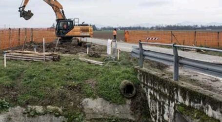 Al via la demolizione del ponte sul Cavo Lagozzo